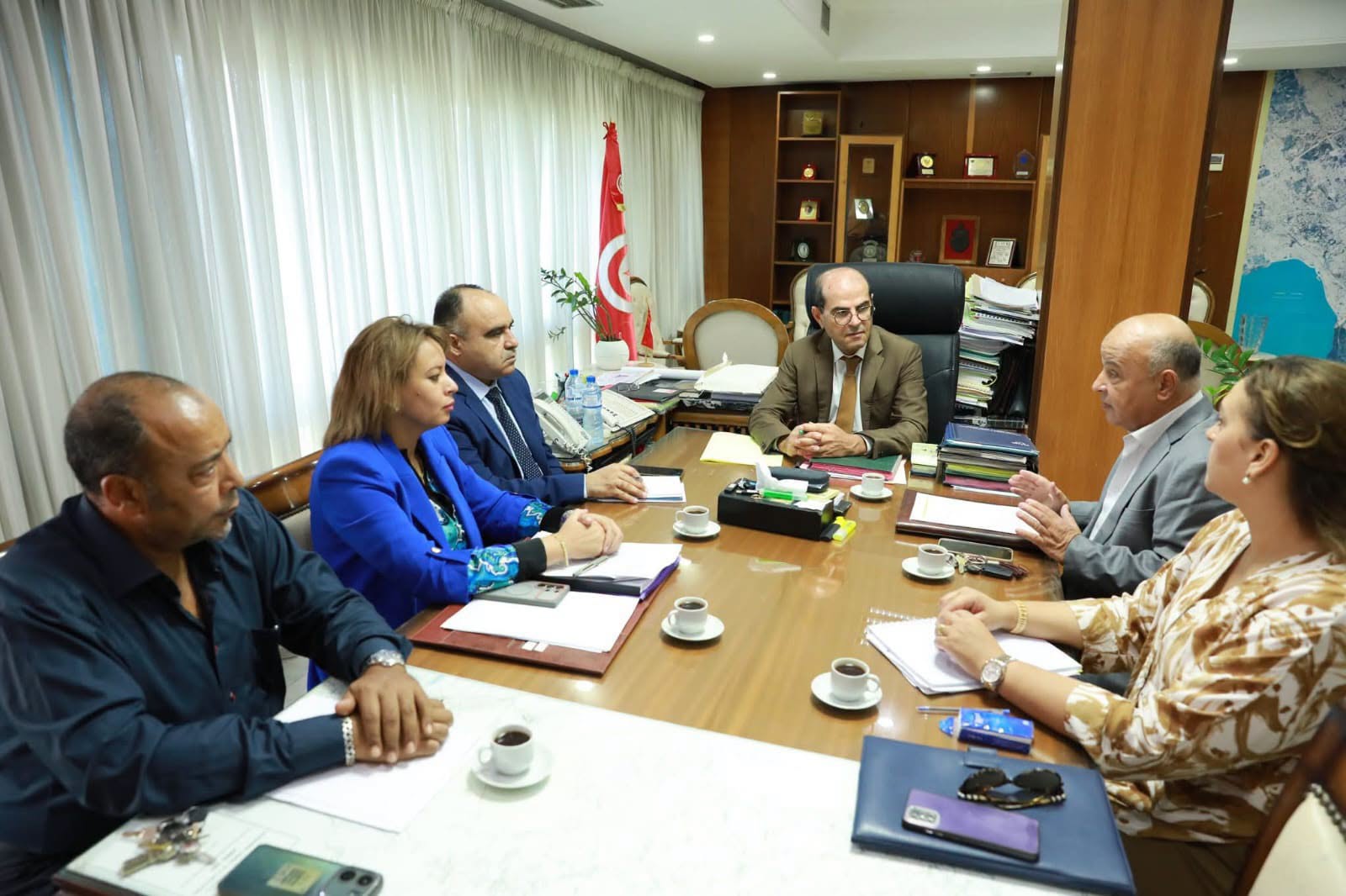 في لقاء وزير التجهيز والإسكان مع نائب رئيس غرفة الباعثين العقاريين..   توجّه لاعتماد تقنيات بناء جديدة لمجابهة التغيّرات المناخية ومساهمة الخواص في إنجاز برامج سكنية للأجراء   